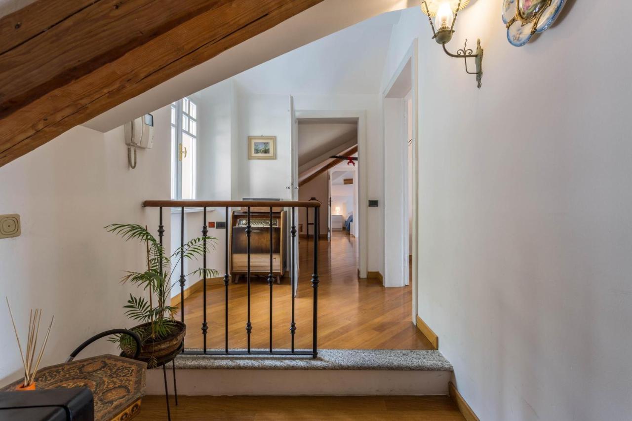 Attico Vista Lago Como Luaran gambar